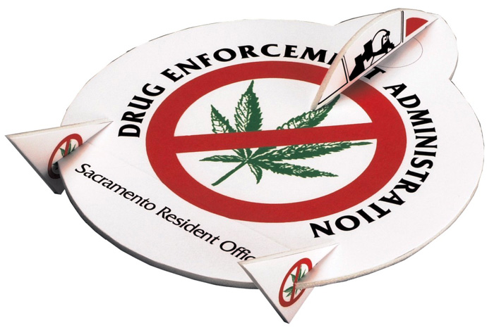 UFO Flying Saucer foam Glider... from ASI 58630 Paul K Guillow Inc